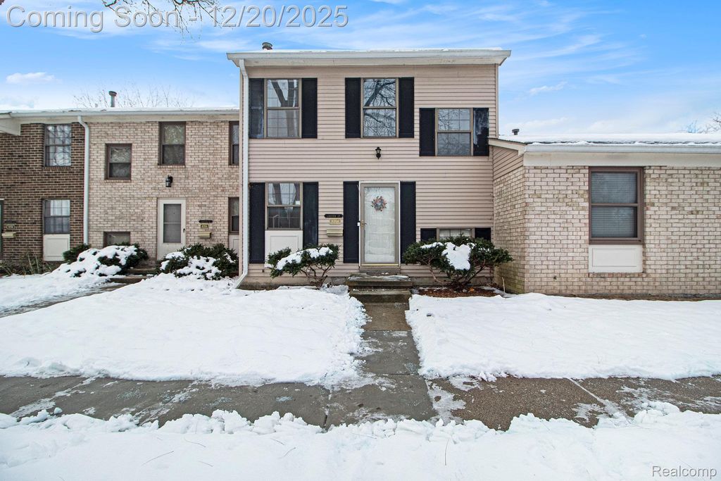 8354 Lakeview Court, Ypsilanti, MI 48198