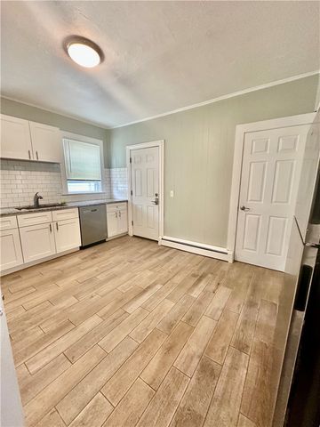 25 10th Street 2, East Providence, RI 02914