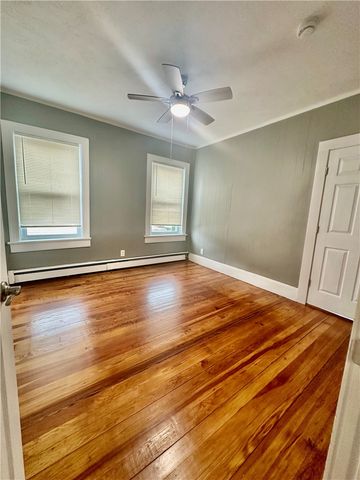 25 10th Street 2, East Providence, RI 02914