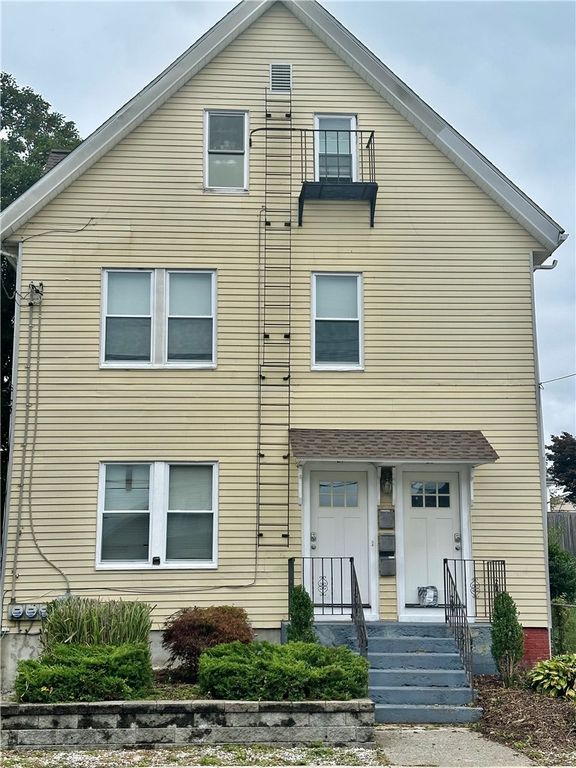 25 10th Street 2, East Providence, RI 02914