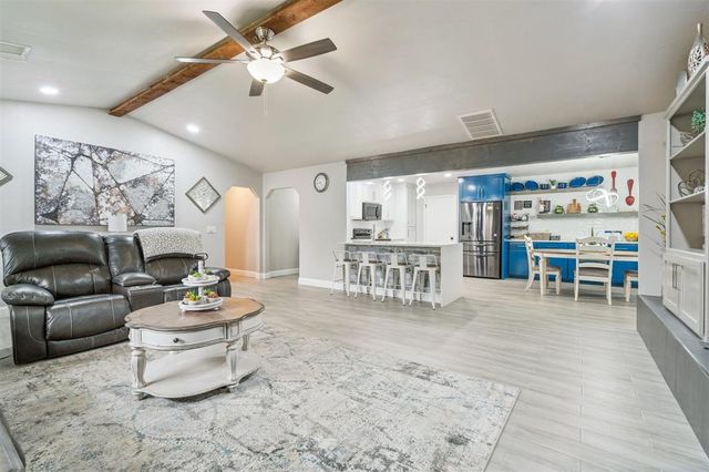 1051 Royal Lane, Yukon, OK 73099