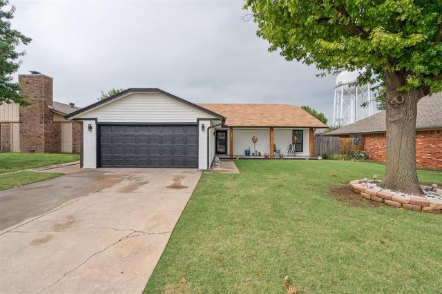 1051 Royal Lane, Yukon, OK 73099