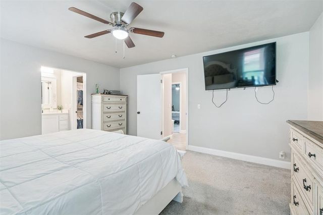 1051 Royal Lane, Yukon, OK 73099