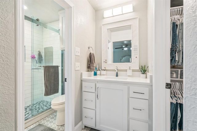 1051 Royal Lane, Yukon, OK 73099