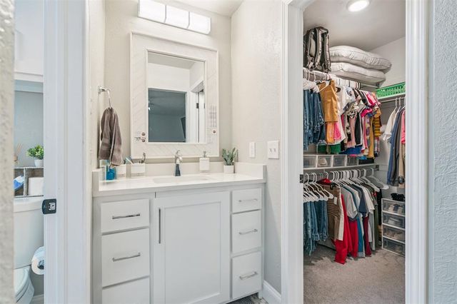 1051 Royal Lane, Yukon, OK 73099