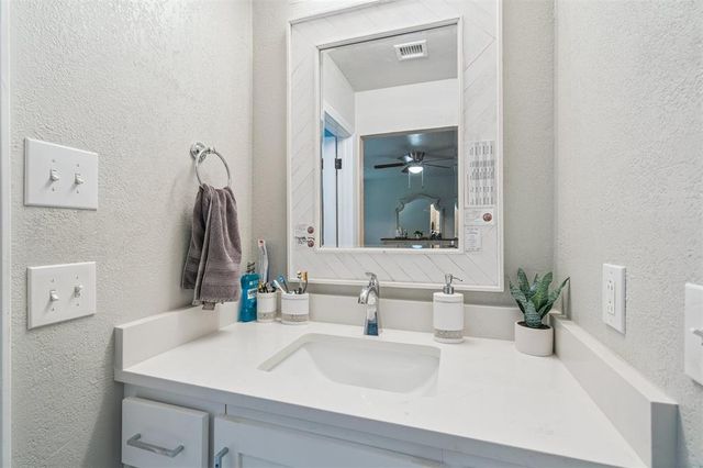 1051 Royal Lane, Yukon, OK 73099