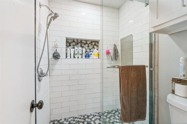 1051 Royal Lane, Yukon, OK 73099