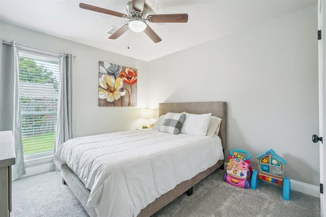 1051 Royal Lane, Yukon, OK 73099