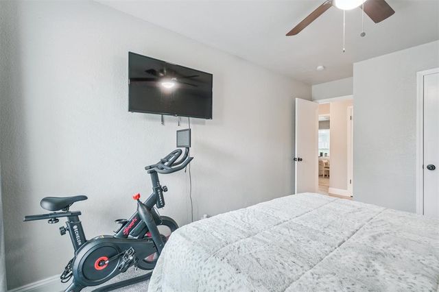 1051 Royal Lane, Yukon, OK 73099