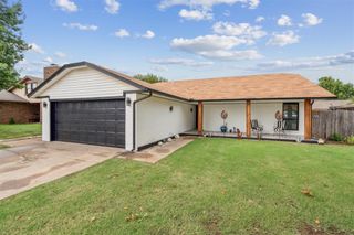 1051 Royal Lane, Yukon, OK 73099