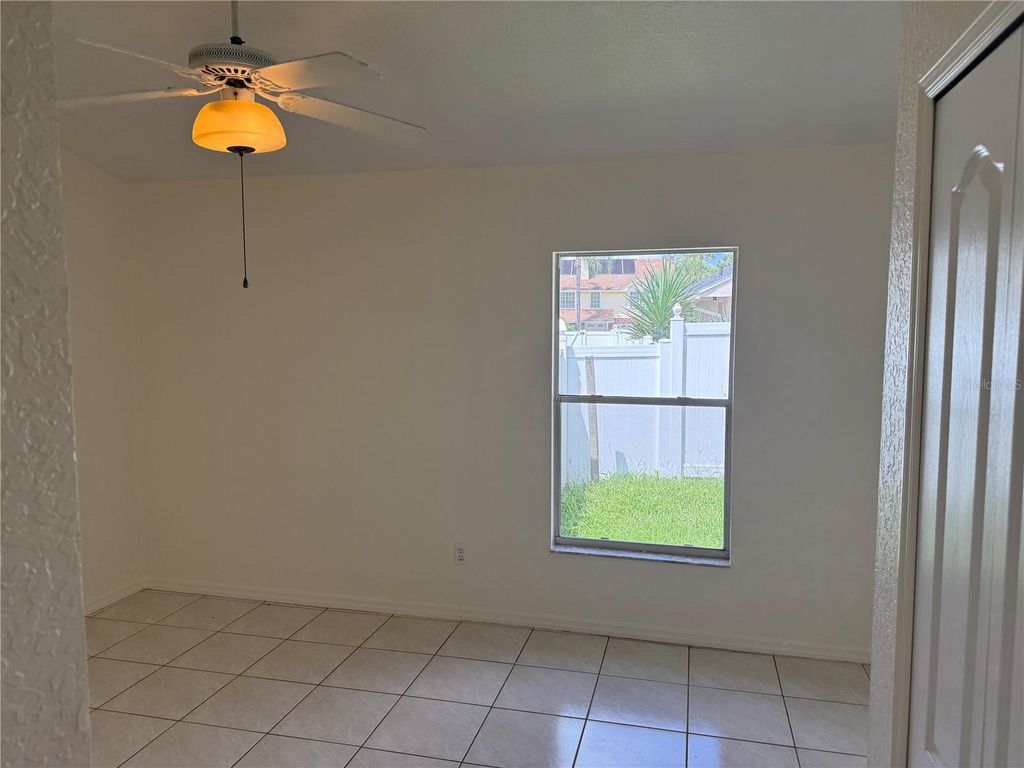 Image 14 of property listing at 12613 SUMMER TREE COURT, Orlando, FL 32828