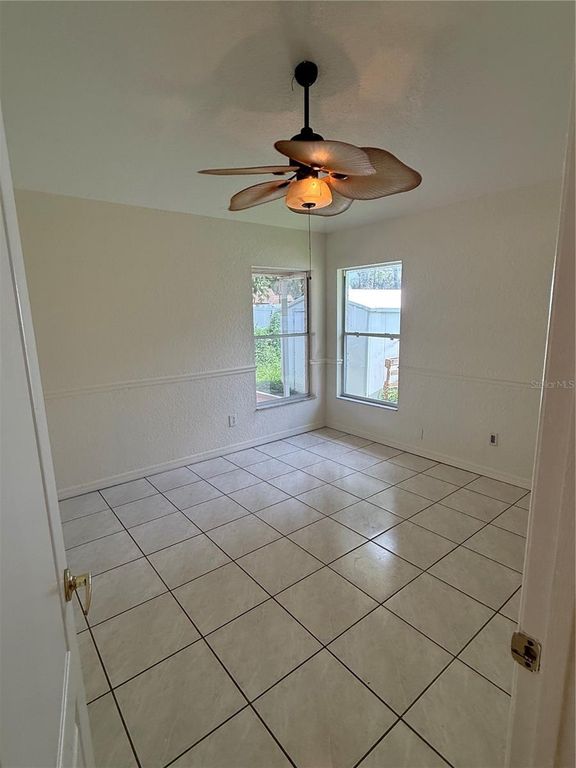 Image 16 of property listing at 12613 SUMMER TREE COURT, Orlando, FL 32828