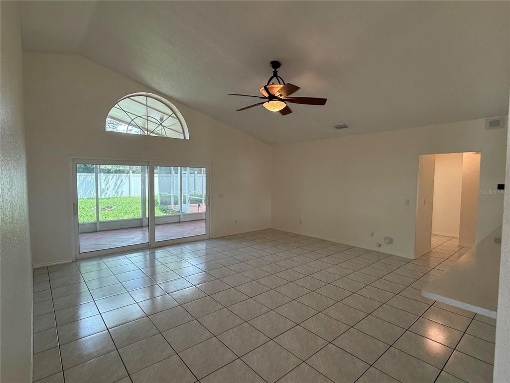 Image 20 of property listing at 12613 SUMMER TREE COURT, Orlando, FL 32828