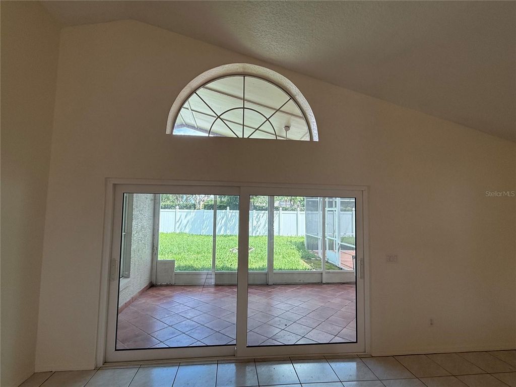 Image 21 of property listing at 12613 SUMMER TREE COURT, Orlando, FL 32828