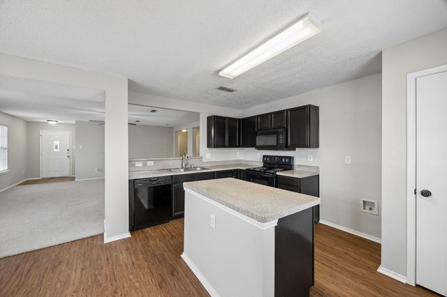 2609 Diver Court, Fort Worth, TX 76119