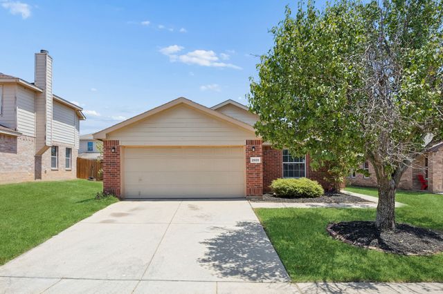 2609 Diver Court, Fort Worth, TX 76119