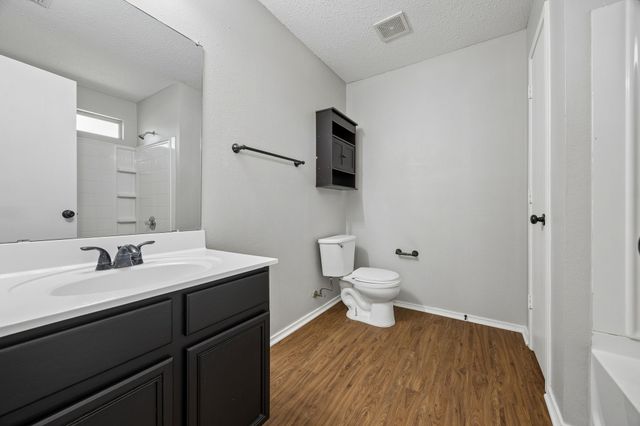 2609 Diver Court, Fort Worth, TX 76119