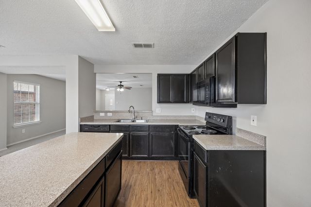2609 Diver Court, Fort Worth, TX 76119