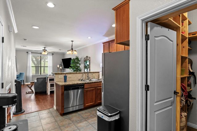 2101 Town Centre DR 2006, Round Rock, TX 78664