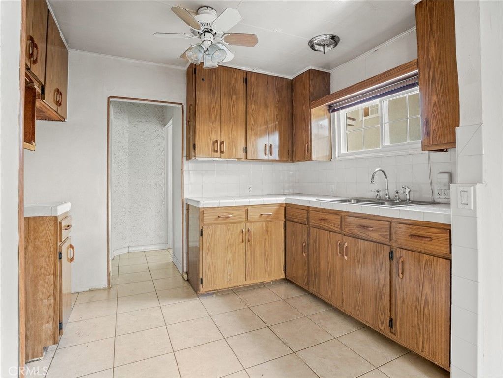329 W 120th, Los Angeles, CA 90061 — photo 5