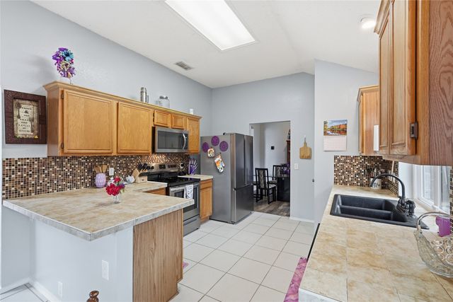 763 Winding Oak Bend, Lake Dallas, TX 75065