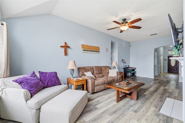 763 Winding Oak Bend, Lake Dallas, TX 75065