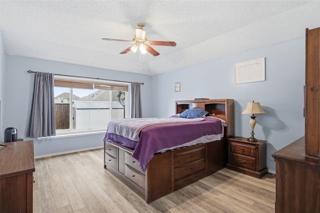 763 Winding Oak Bend, Lake Dallas, TX 75065