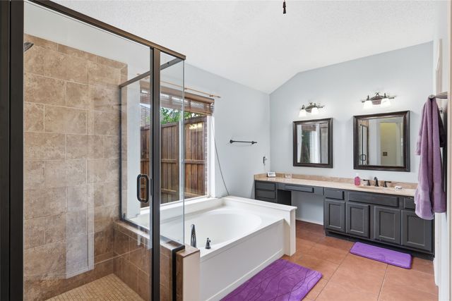 763 Winding Oak Bend, Lake Dallas, TX 75065