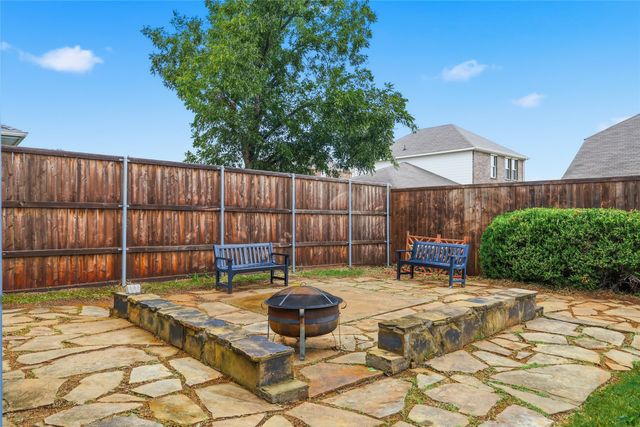 763 Winding Oak Bend, Lake Dallas, TX 75065