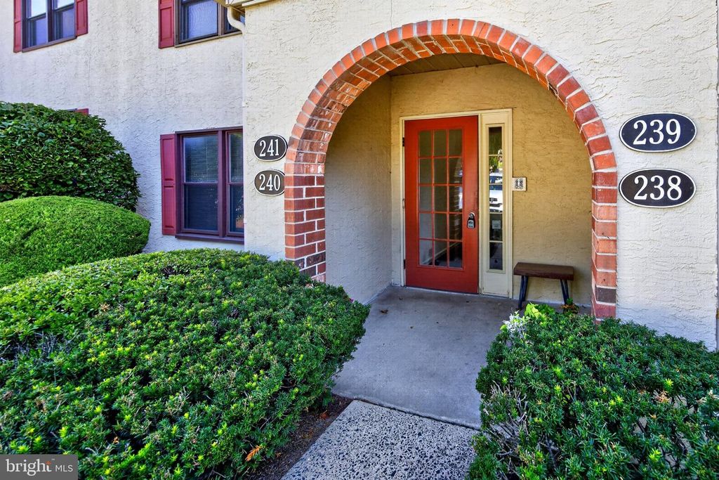 240 STONE RIDGE DR #240, WEST NORRITON, PA 19403 — exterior