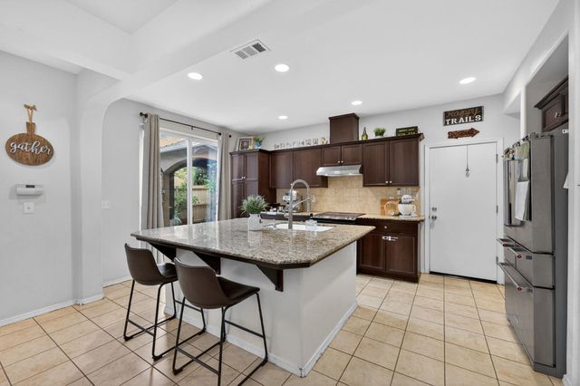 4158 Trenton Avenue, Clovis, CA 93619