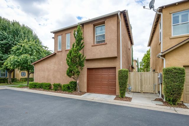 4158 Trenton Avenue, Clovis, CA 93619