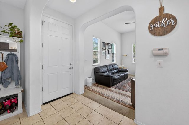 4158 Trenton Avenue, Clovis, CA 93619