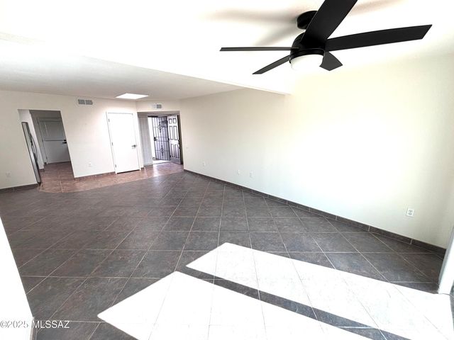 1358 S Desert Meadows Circle, Green Valley, AZ 85614