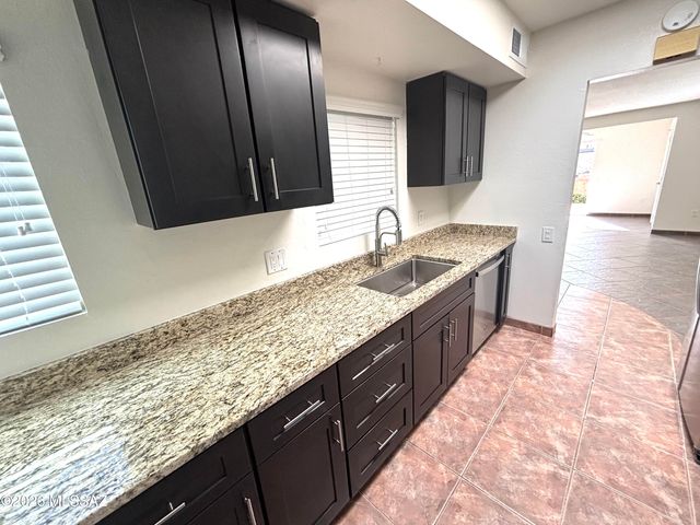 1358 S Desert Meadows Circle, Green Valley, AZ 85614