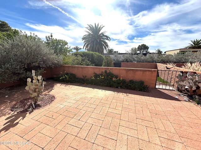 1358 S Desert Meadows Circle, Green Valley, AZ 85614