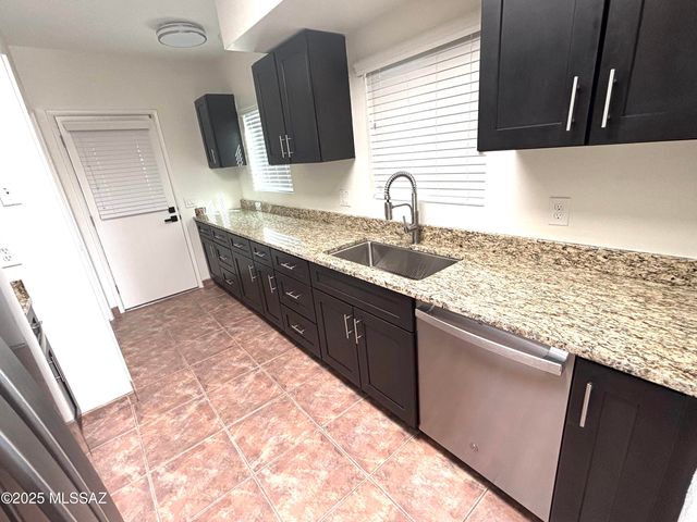 1358 S Desert Meadows Circle, Green Valley, AZ 85614