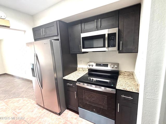 1358 S Desert Meadows Circle, Green Valley, AZ 85614