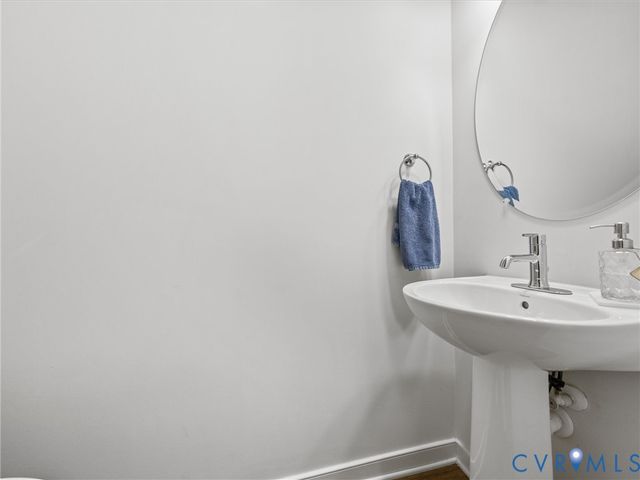 9606 Simonsville Rd, Midlothian, VA 23112