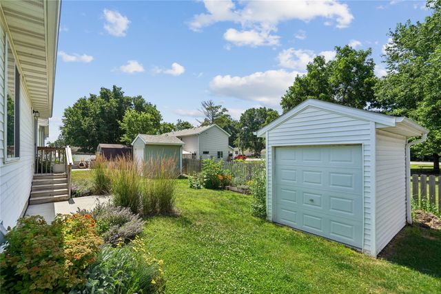 206 E Broadway Street, Polk City, IA 50226
