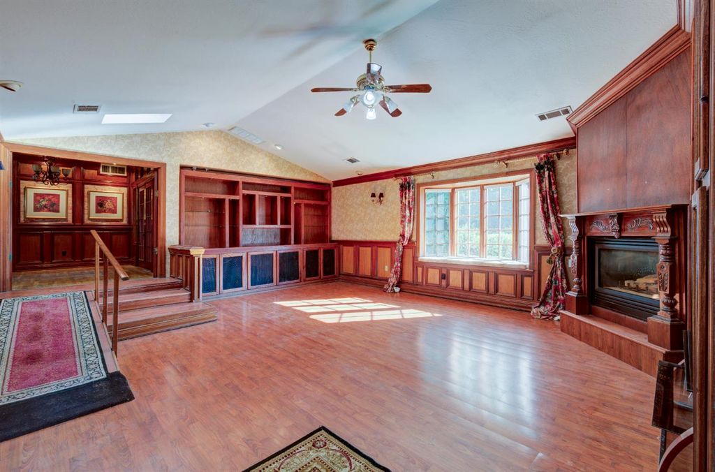 Image 16 of property listing at 4895 N Thorne Avenue, Fresno, CA 93704