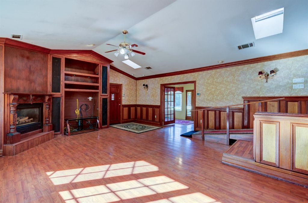 Image 17 of property listing at 4895 N Thorne Avenue, Fresno, CA 93704