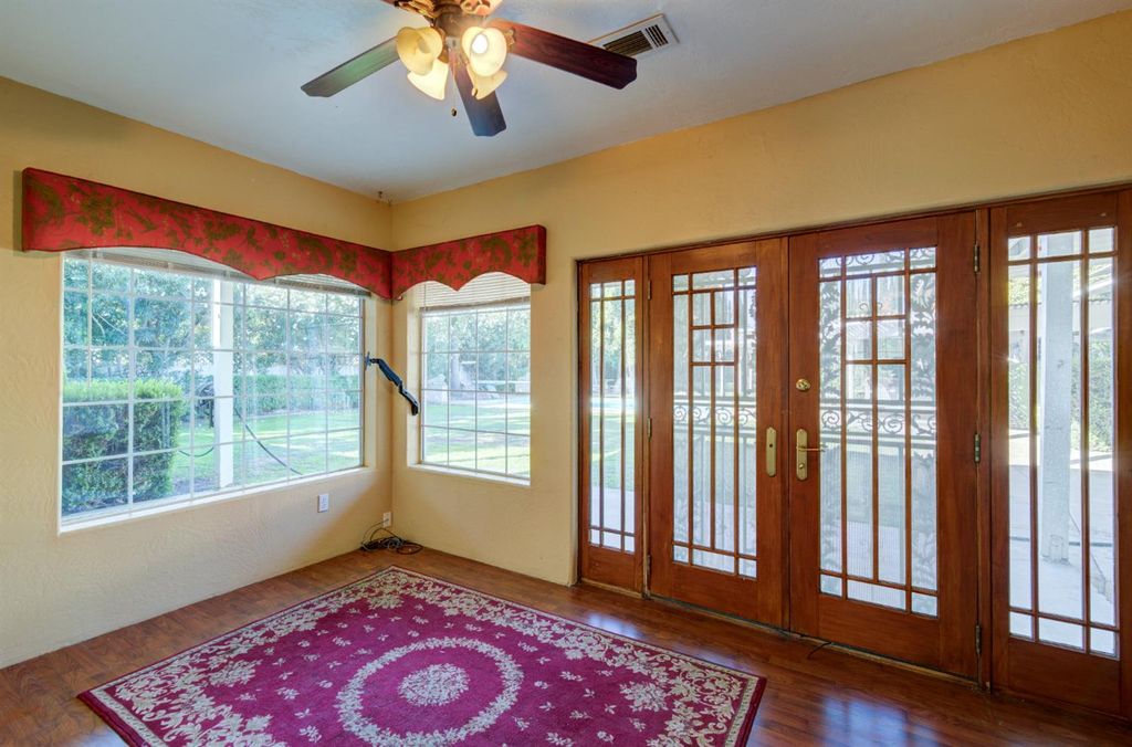 Image 18 of property listing at 4895 N Thorne Avenue, Fresno, CA 93704