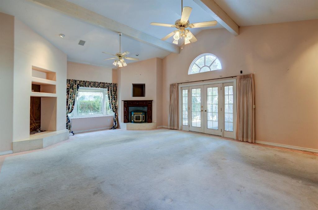 Image 19 of property listing at 4895 N Thorne Avenue, Fresno, CA 93704