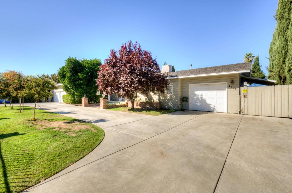 Image 2 of property listing at 4895 N Thorne Avenue, Fresno, CA 93704