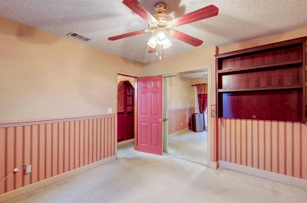 Image 25 of property listing at 4895 N Thorne Avenue, Fresno, CA 93704