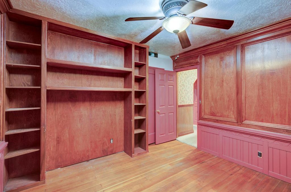 Image 26 of property listing at 4895 N Thorne Avenue, Fresno, CA 93704