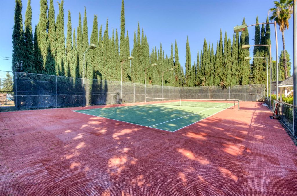 Image 28 of property listing at 4895 N Thorne Avenue, Fresno, CA 93704