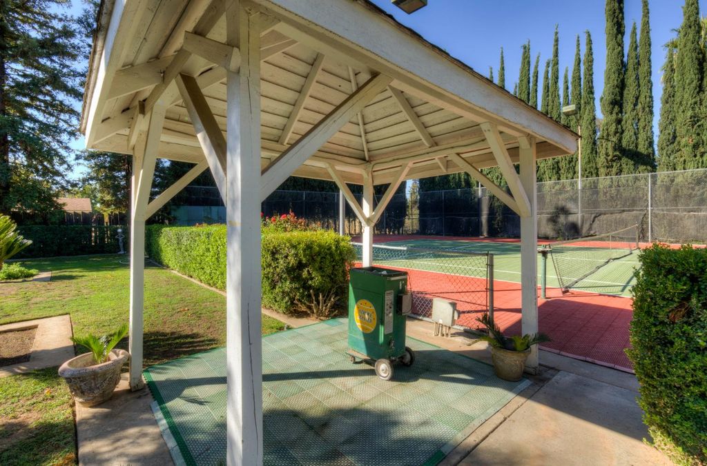 Image 30 of property listing at 4895 N Thorne Avenue, Fresno, CA 93704