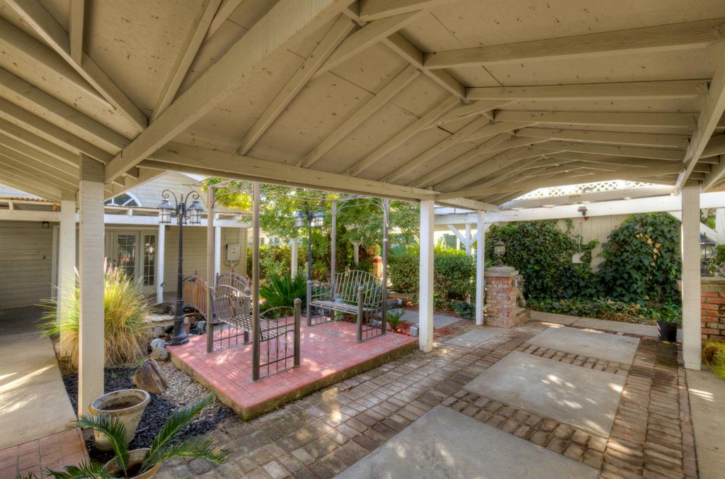 Image 31 of property listing at 4895 N Thorne Avenue, Fresno, CA 93704